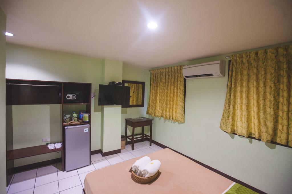 Verbena Hotel Cebu Exterior photo
