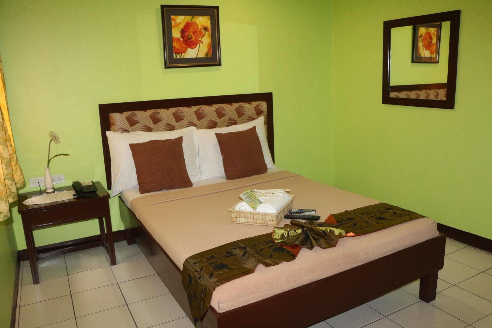 Verbena Hotel Cebu Exterior photo